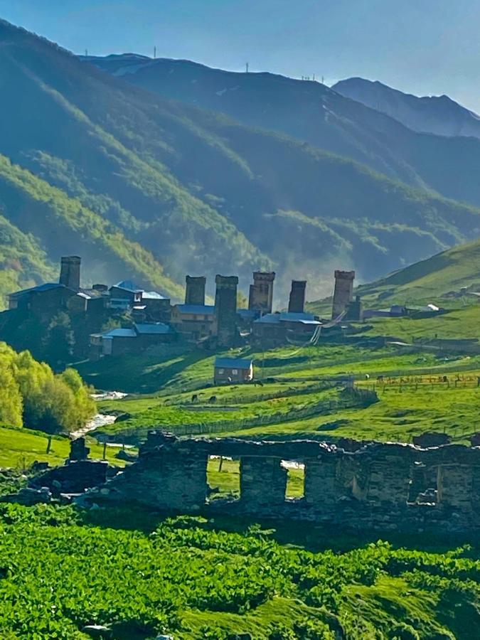 Nizharadze'S Tower Hotel Ушгули Екстериор снимка